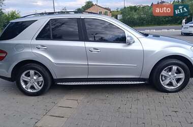 Позашляховик / Кросовер Mercedes-Benz M-Class 2006 в 