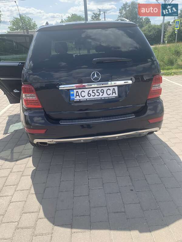 Позашляховик / Кросовер Mercedes-Benz M-Class 2010 в Луцьку