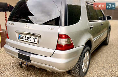 Позашляховик / Кросовер Mercedes-Benz M-Class 2004 в 