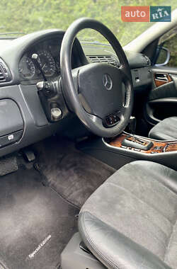 Позашляховик / Кросовер Mercedes-Benz M-Class 2004 в 