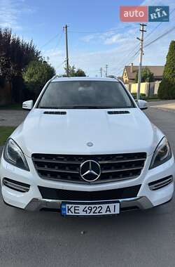 Внедорожник / Кроссовер Mercedes-Benz M-Class 2013 в 