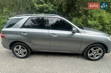 Внедорожник / Кроссовер Mercedes-Benz M-Class 2013 в 