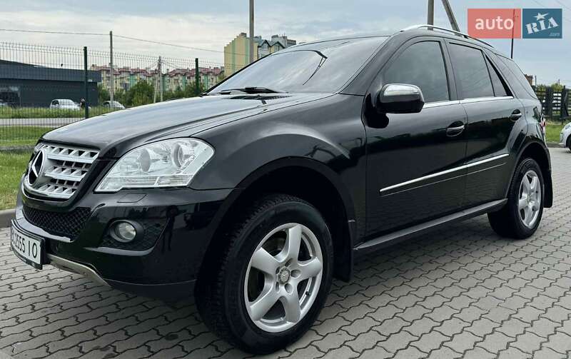 Внедорожник / Кроссовер Mercedes-Benz M-Class 2009 в Великих Мостах