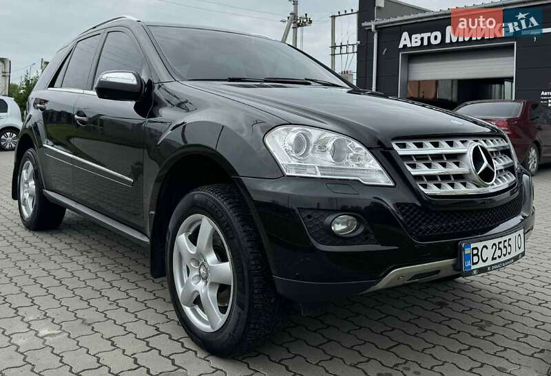 Внедорожник / Кроссовер Mercedes-Benz M-Class 2009 в Великих Мостах