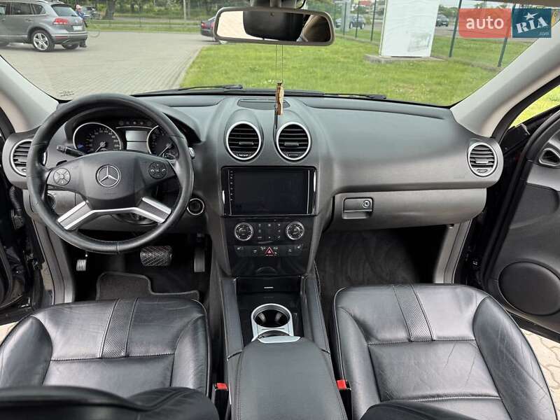 Внедорожник / Кроссовер Mercedes-Benz M-Class 2009 в Великих Мостах