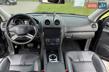 Позашляховик / Кросовер Mercedes-Benz M-Class 2009 в 