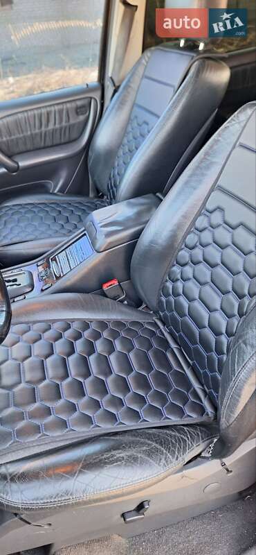 Позашляховик / Кросовер Mercedes-Benz M-Class 2004 в Києві