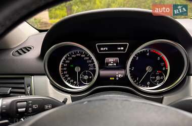 Внедорожник / Кроссовер Mercedes-Benz M-Class 2015 в 