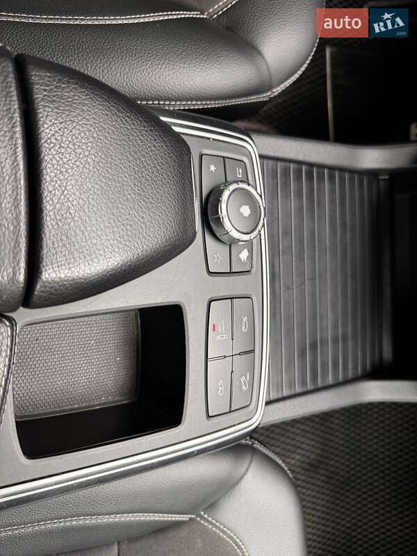 Внедорожник / Кроссовер Mercedes-Benz M-Class 2015 в Джулинке