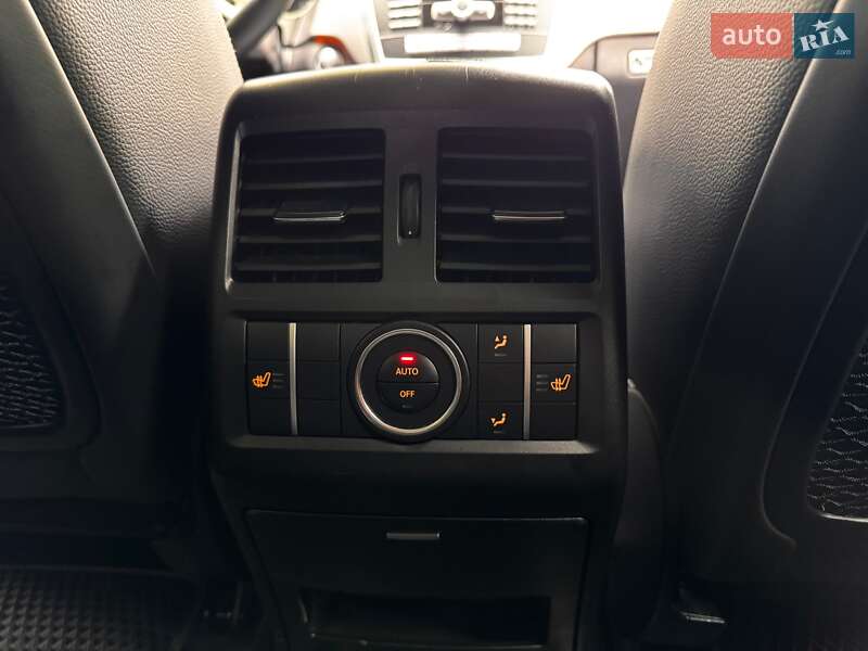 Внедорожник / Кроссовер Mercedes-Benz M-Class 2015 в Джулинке