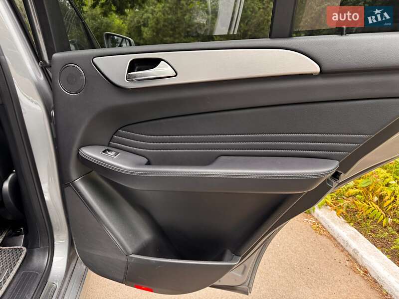 Внедорожник / Кроссовер Mercedes-Benz M-Class 2015 в Джулинке