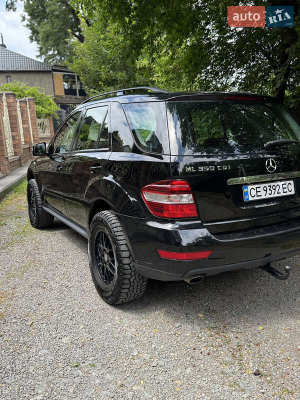 Внедорожник / Кроссовер Mercedes-Benz M-Class 2011 в Черновцах