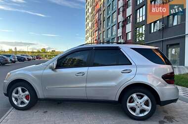 Внедорожник / Кроссовер Mercedes-Benz M-Class 2006 в 