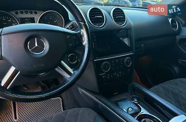 Внедорожник / Кроссовер Mercedes-Benz M-Class 2006 в 
