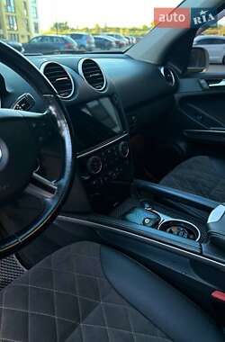 Внедорожник / Кроссовер Mercedes-Benz M-Class 2006 в 