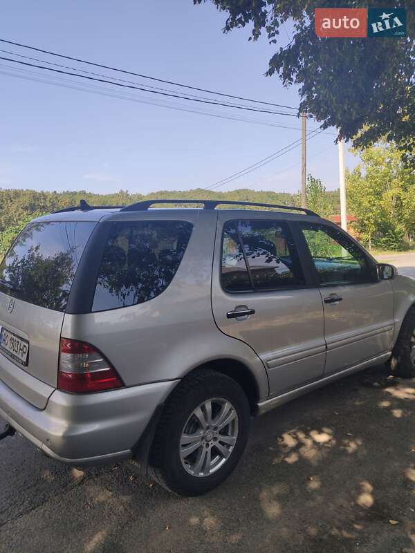Внедорожник / Кроссовер Mercedes-Benz M-Class 2002 в Ужгороде