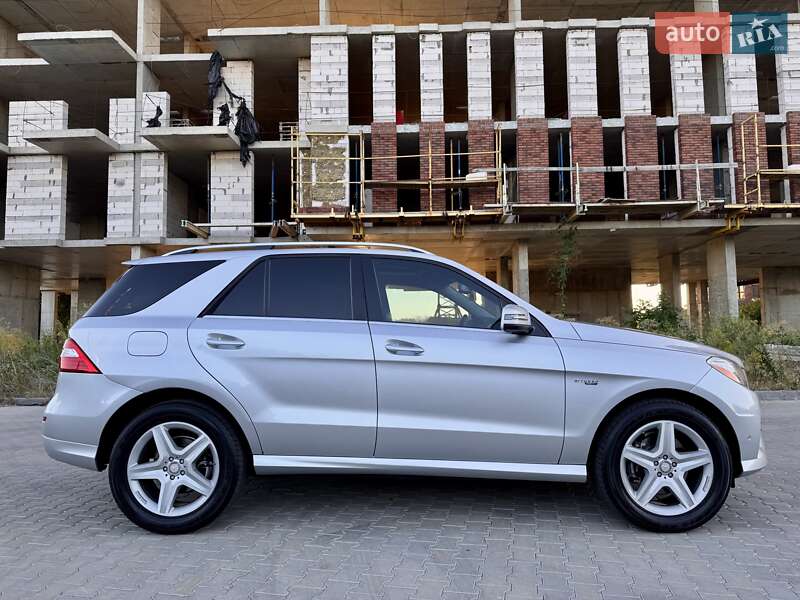 Позашляховик / Кросовер Mercedes-Benz M-Class 2015 в Одесі