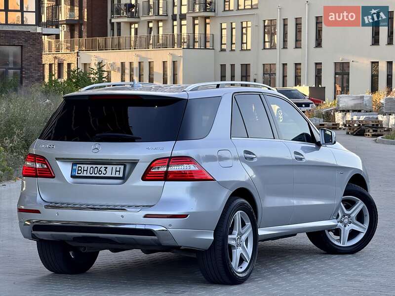 Позашляховик / Кросовер Mercedes-Benz M-Class 2015 в Одесі