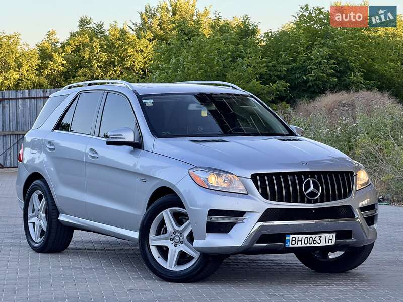 Позашляховик / Кросовер Mercedes-Benz M-Class 2015 в Одесі