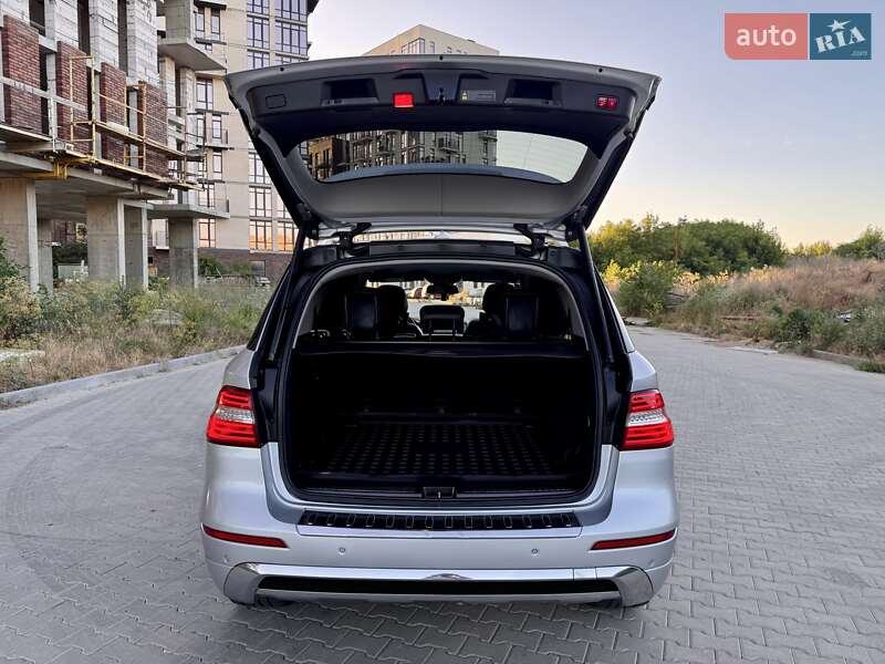 Позашляховик / Кросовер Mercedes-Benz M-Class 2015 в Одесі