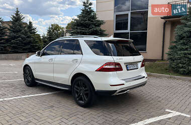 Внедорожник / Кроссовер Mercedes-Benz M-Class 2012 в 