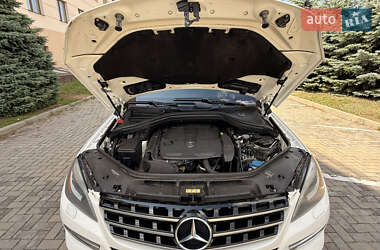 Внедорожник / Кроссовер Mercedes-Benz M-Class 2012 в 