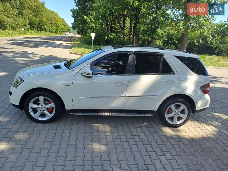 Внедорожник / Кроссовер Mercedes-Benz M-Class 2008 в Черновцах