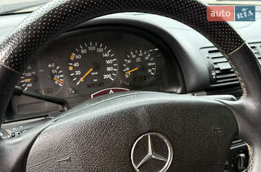 Внедорожник / Кроссовер Mercedes-Benz M-Class 2000 в 