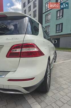 Внедорожник / Кроссовер Mercedes-Benz M-Class 2012 в 