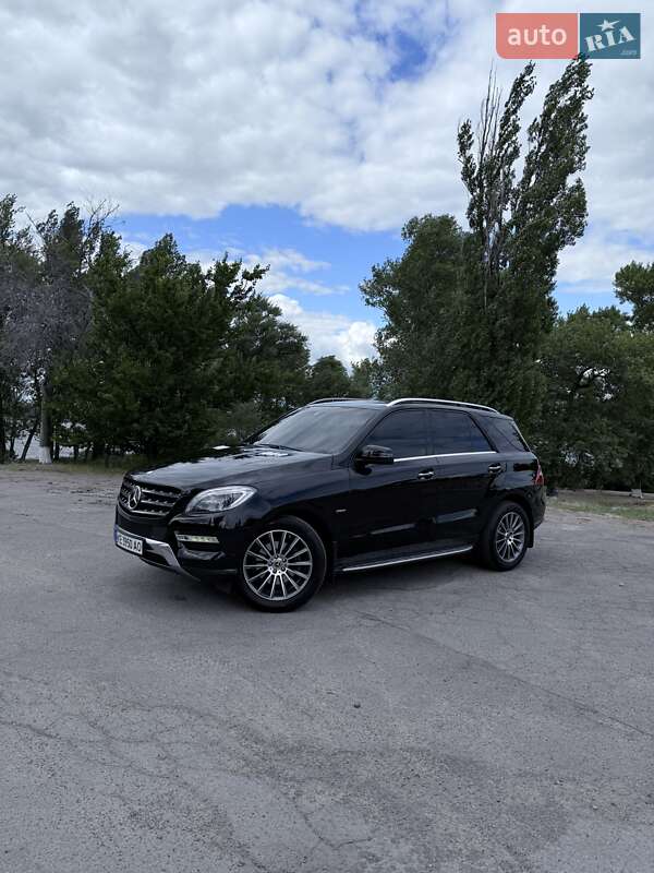 Внедорожник / Кроссовер Mercedes-Benz M-Class 2012 в Каменском