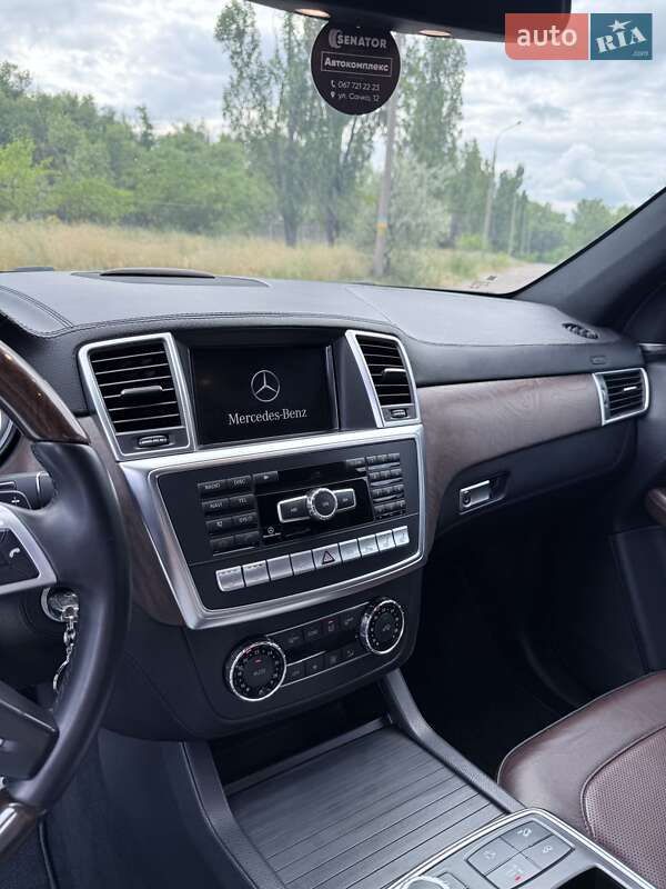Внедорожник / Кроссовер Mercedes-Benz M-Class 2012 в Каменском