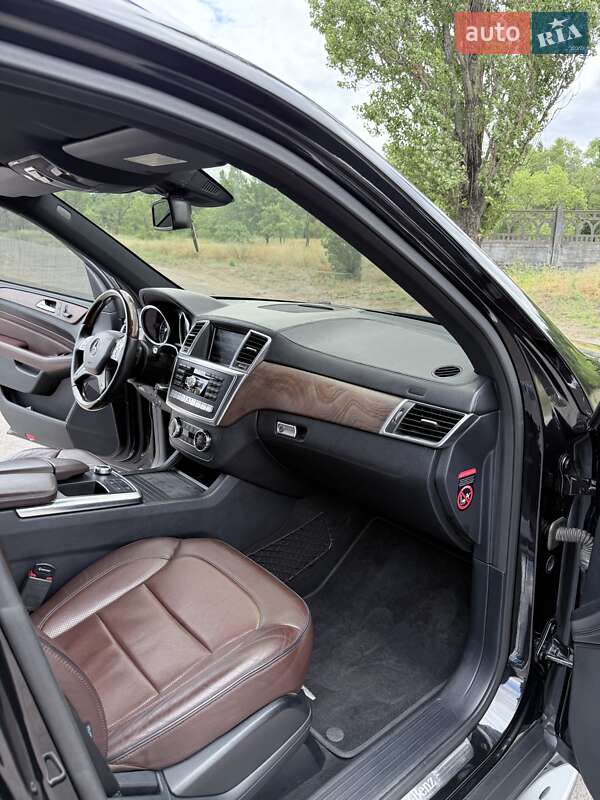 Внедорожник / Кроссовер Mercedes-Benz M-Class 2012 в Каменском