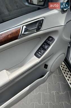 Внедорожник / Кроссовер Mercedes-Benz M-Class 2006 в 