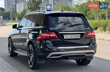 Внедорожник / Кроссовер Mercedes-Benz M-Class 2012 в 
