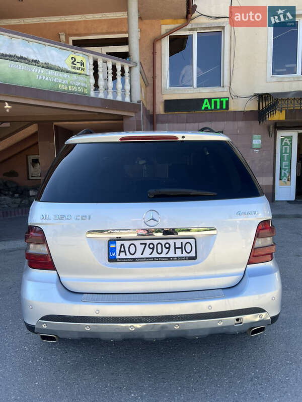 Позашляховик / Кросовер Mercedes-Benz M-Class 2008 в Буковеле