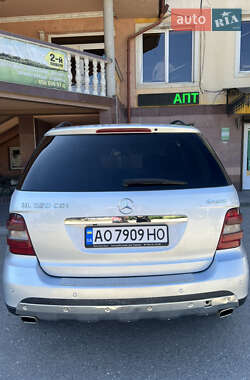 Позашляховик / Кросовер Mercedes-Benz M-Class 2008 в 