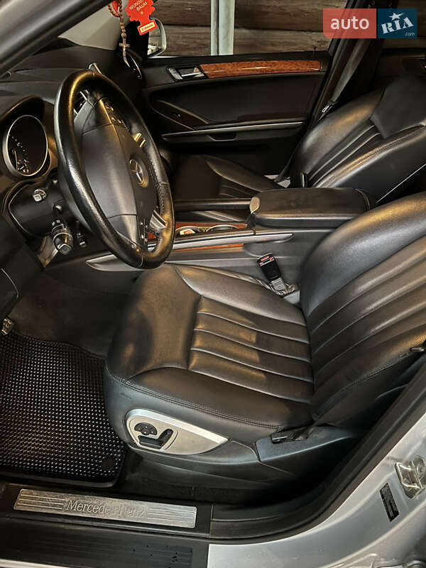 Позашляховик / Кросовер Mercedes-Benz M-Class 2008 в Буковеле