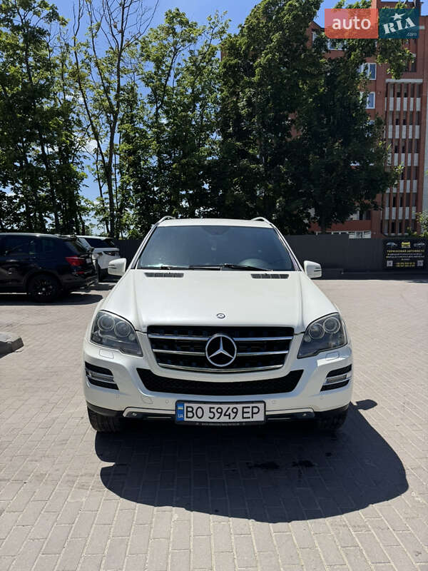 Внедорожник / Кроссовер Mercedes-Benz M-Class 2011 в Тернополе