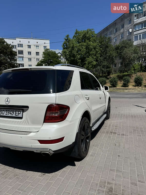 Внедорожник / Кроссовер Mercedes-Benz M-Class 2011 в Тернополе