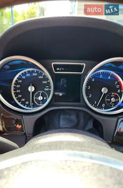 Позашляховик / Кросовер Mercedes-Benz M-Class 2013 в 