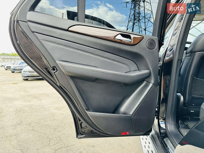 Внедорожник / Кроссовер Mercedes-Benz M-Class 2012 в Харькове