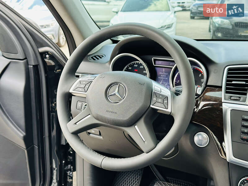Внедорожник / Кроссовер Mercedes-Benz M-Class 2012 в Харькове