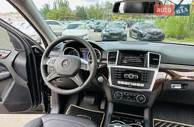 Внедорожник / Кроссовер Mercedes-Benz M-Class 2012 в 