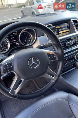 Внедорожник / Кроссовер Mercedes-Benz M-Class 2012 в 