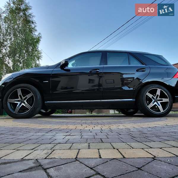 Внедорожник / Кроссовер Mercedes-Benz M-Class 2012 в Луцке