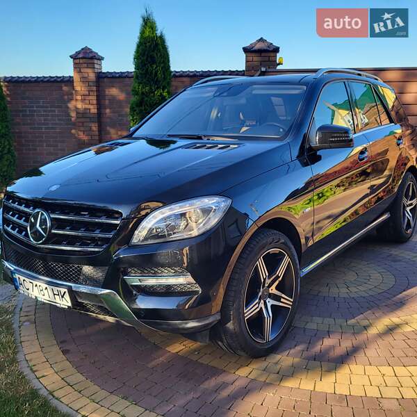 Внедорожник / Кроссовер Mercedes-Benz M-Class 2012 в Луцке