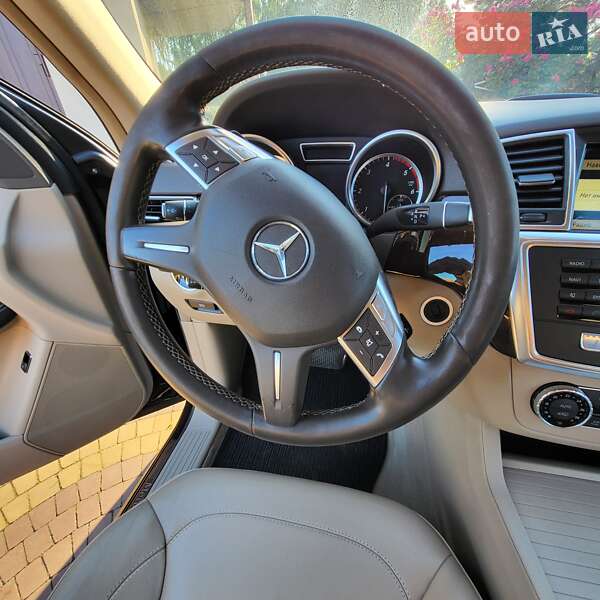Внедорожник / Кроссовер Mercedes-Benz M-Class 2012 в Луцке