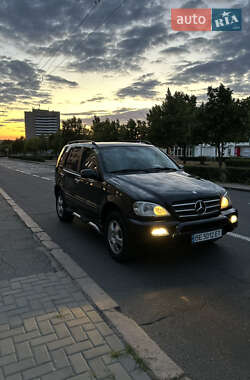Позашляховик / Кросовер Mercedes-Benz M-Class 2003 в 