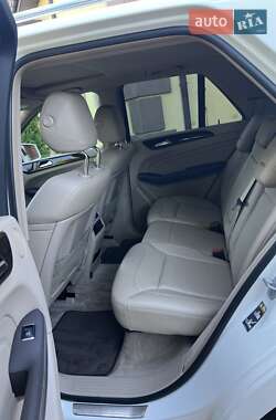 Внедорожник / Кроссовер Mercedes-Benz M-Class 2013 в 