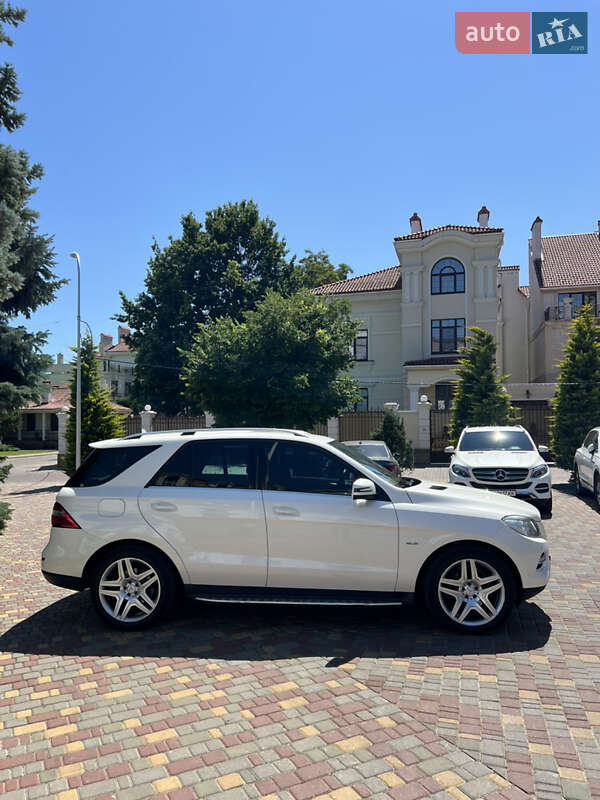 Внедорожник / Кроссовер Mercedes-Benz M-Class 2011 в Одессе